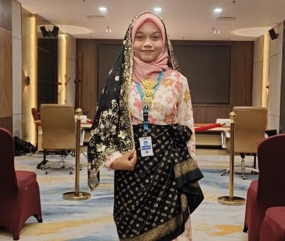 E. Aura Naqiyya Qalesya Raih Terbaik II Lomba Mendongeng Bahasa Melayu Tingkat Kepri | Foto : Zonamu/Aura