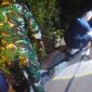 Damkar Lingga Evakuasi Ular Python Sepanjang 7 Meter di Desa Nerekeh | Foto : Zonamu/Humas Damkar