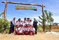 Pelajar SDN 12 Air Putih, Kecamatan Mentok, Kabupaten Bangka Barat melaksanakan kunjungan edukatif ke Farm Estate Tanjung Ular yang dikelola PT Timah Tbk | Foto: Zonamu/Humas PT Timah