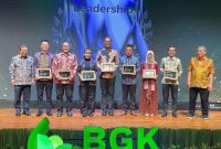 Penghargaan Indonesia ESG Leadership Awards 2025 Kategori Leadership AAA diterima langsung oleh Departement Head Goverment Relation PT Timah Tbk, I Putu Asre Ardhana | Foto: Zonamu/Humas PT Timah