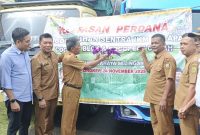 Disperindagkop Lingga Lepas Perdana 24 Ton Produk Cocopeat untuk Diekspor ke Cina | Foto : Zonamu/Wandi