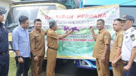 Disperindagkop Lingga Lepas Perdana 24 Ton Produk Cocopeat untuk Diekspor ke Cina | Foto : Zonamu/Wandi
