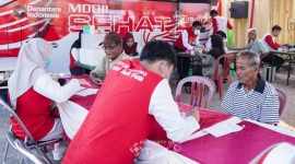 PT Timah perkuat akses kesehatan di lingkar tambang dengan menghadirkan Mobil Sehat | Foto: Zonamu/Humas PT Timah