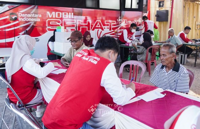 PT Timah perkuat akses kesehatan di lingkar tambang dengan menghadirkan Mobil Sehat | Foto: Zonamu/Humas PT Timah