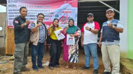 Mobil Sehat PT Timah Tbk memberikan pelayanan kesehatan gratis bagi masyarakat terdampak banjir rob di Kabupaten Belitung Timur | Foto: Zonamu/Humas PT Timah