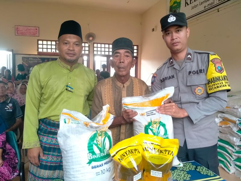 Kelurahan Dabo Lama Salurkan Bantuan Pangan untuk 275 KPM | Foto : Zonamu/Harie