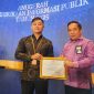 Kepala Bandara Dabo Singkep Raih Penghargaan | Foto : Zonamu/Ist