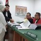 JPU saat memperlihatkan bukti foto kepada hakim dan terdakwa | Foto : Zonamu/Wandi