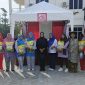 Ketua DPRD Lingga Maya Sari usai memborong sembako di stand bazar KMP | Foto : Zonamu/Wandi