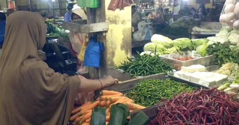 Suasana di pasar tradisional Dabo Singkep | Foto | Zonamu/Paino