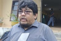 Manager Humas PT. Tianshan Alumina Indonesia saat diwawancarai | Foto : Zonamu/Wandi