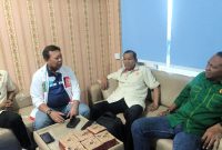 Kedatangan Pengurus Koni Provinsi Kepri disambut baik oleh Sekretaris Koni Karimun, Feri Setiawan | Foto: Ami