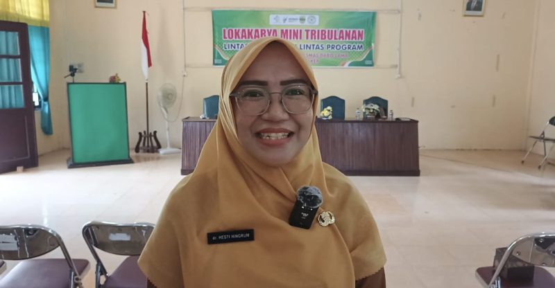 Kepala Puskesmas Dabo Lama dr. Hesti Ningrum saat di wawancarai | Foto : Zonamu/Wandy