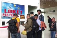 Suasana aktivitas di Pelabuhan Internasional Tanjung Balai Karimun. PT Pelindo (Persero) melalui SPMT resmi memberlakukan penyesuaian tarif pass pelabuhan bagi WNA sebesar Rp125.000 mulai Februari 2026. | Foto: Zonamu/Dok