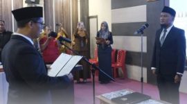 Bupati Karimun, Iskandarsyah resmi melantik Direktur Perumda Tirta Mulia periode 2025-2030 | Foto: Bustomi