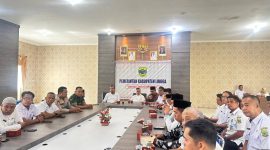 Pemerintah daerah menggelar rapat koordinasi, membahas satu demi satu detail pelaksanaan bulan suci agar hadir dalam suasana yang tertib, hangat, dan penuh makna | Foto : Zonamu/Diskominfo Lingga