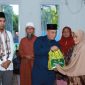 Bupati dan Wakil Bupati Lingga saat safari Ramadan di Desa Marok Kecil | Foto : Zonamu/Anel