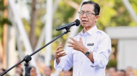 Wali Kota Batam, Amsakar Achmad saat memberikan arahan terkait penyesuaian jam kerja ASN Pemko Batam selama Ramadan 1447 H | Foto: Zonamu/Diskominfo Batam