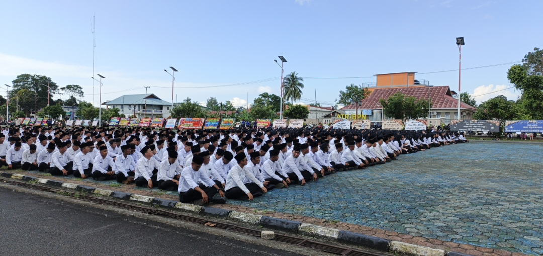 Pegawai PPPK saat menerima SK beberapa waktu lalu | Foto : Zonamu/Wandi