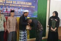 Enam Tahun Mengabdi, Febrizal Taupik Pamit dengan Air Mata di Singkep Barat | Foto : Zonamu/Wandi