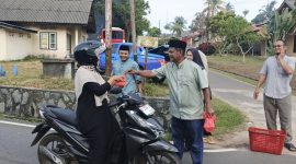 Disperindagkop Lingga Bagikan 100 Takjil Berbuka Puasa | Foto : Zonamu/Wandi