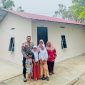 Personel Polres Karimun, Brigpol Yohanes Dede sukses merenovasi kediaman Nenek Maimunah di Paya Cincin menggunakan dana pribadi dan dukungan publik melalui media sosial | Foto: Zonamu/Humas Polres Karimun
