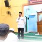 Bupati Karimun, Ing Iskandarsyah memberikan sambutan saat Safari Ramadhan di Masjid Amiril Mukminin Kecamatan Belat pada, Kamis (26/02/2026) kemarin | Foto: Zonamu/Prokopim Karimun