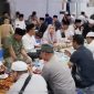 Suasana hangat buka puasa bersama jajaran Forkopimda Kabupaten Karimun dengan warga Kelurahan Teluk Air di Masjid Nurul Jannah, Rabu (4/3/2026) | Foto: Bustomi