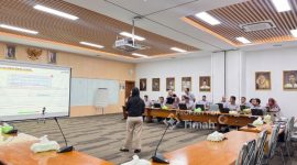 Suasana sosialisasi pengisian SPT Tahunan melalui aplikasi Coretax yang digelar PT Timah (Persero) Tbk bekerja sama dengan KPP Pratama Pangkalpinang secara hybrid di Ruang Rapat Utama PT Timah | Foto: Zonamu/Humas PT Timah