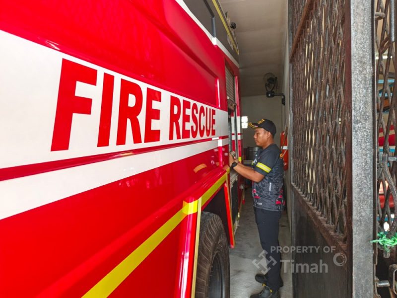 Tak hanya menjaga area tambang, Tim Damkar PT Timah selalu siap siaga saat terjadi musibah di tengah masyarakat | Foto: Zonamu/Humas PT Timah