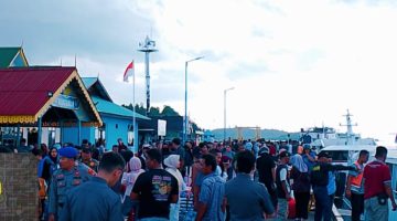 Arus balik Lebaran di Kabupaten Lingga mulai melonjak pada H+3 dengan sekitar 1.000 penumpang meninggalkan daerah melalui sejumlah pelabuhan | Foto : Zonamu/Ari