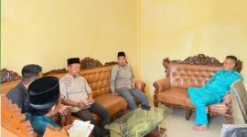 Bupati dan Wabup Lingga saat menggelar rapat bersama beberapa dinas | Foto : Zonamu/Prokopim Lingga