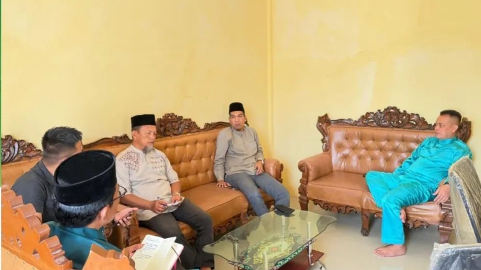Bupati dan Wabup Lingga saat menggelar rapat bersama beberapa dinas | Foto : Zonamu/Prokopim Lingga