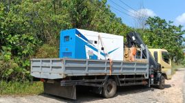 Proses pengiriman mesin pengangganti untuk Desa Mepar | Foto : Zonamu/Ist