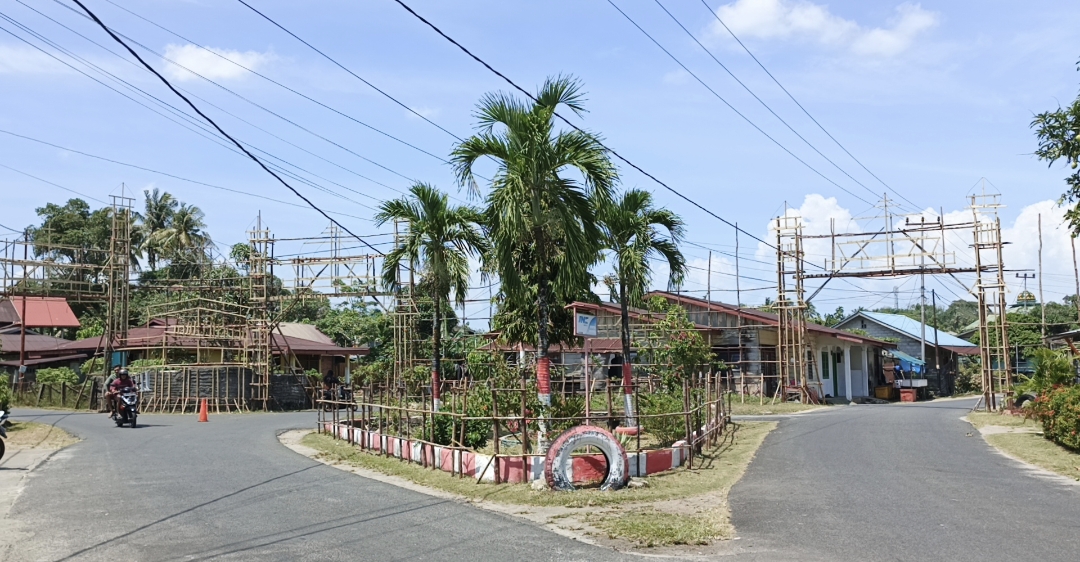 Potret Salah satu gerbang lampu colok di Dabo Singkep | Foto : Zonamu/Wandi