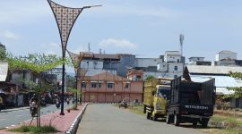 Mobil Ekspedisi saat parkir di Implasmen Timah Dabo Singkep | Foto : Zonamu/Wandi
