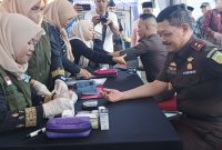 Kajati Kepri saat melakukan pengecekan kesehatan | Foto : Zonamu/Wandi