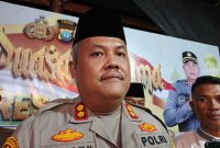 Kapolres Lingga AKBP Pahala Martua Nababan saat diwawancarai | Foto : Zonamu/Wandi
