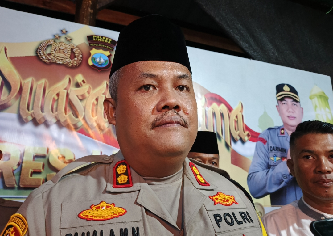 Kapolres Lingga AKBP Pahala Martua Nababan saat diwawancarai | Foto : Zonamu/Wandi