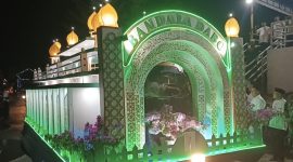 Truk Berhias Masjid Az-Zulfa Curi Perhatian Pawai Takbiran | Foto : Zonamu/Wandi