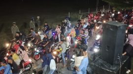 Ribuan Kendaraan Meriahkan Malam Takbiran di Dabo Singkep | Foto : Zonamu/Wandi