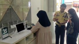 Aktifitas di Pegadaian Dabo Singkep | Foto : Zonamu/Paino TVRI untuk Zonamu.com
