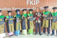 Wabup Lingga saat hadiri Wisuda UMRAH | Foto : Zonamu/ProkopimLingga