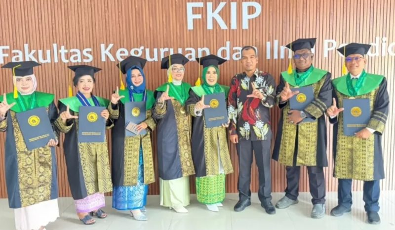 Wabup Lingga saat hadiri Wisuda UMRAH | Foto : Zonamu/ProkopimLingga