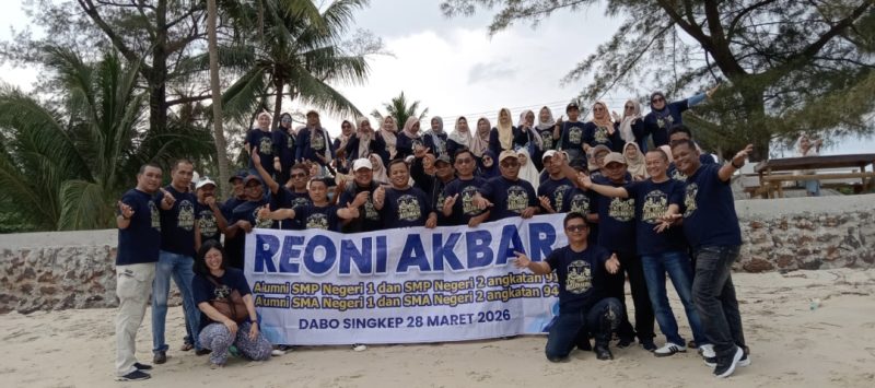 Foto bersama Alumni SMP/SMA Angkatan 91-94 | Foto : Zonamu/Taupik