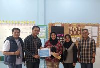 PT Timah Tbk berkolaborasi dengan BKKBN Kepri menghadirkan psikolog profesional untuk memberikan layanan konseling gratis bagi orang tua dan anak di TPA Darul Mukmin, Karimun | Foto: Zonamu/Humas PT Timah
