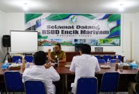 Tim Supervisi saat kunjungi RSUD Encik Mariam Daik Lingga | Foto : Zonamu/Diskominfo Lingga