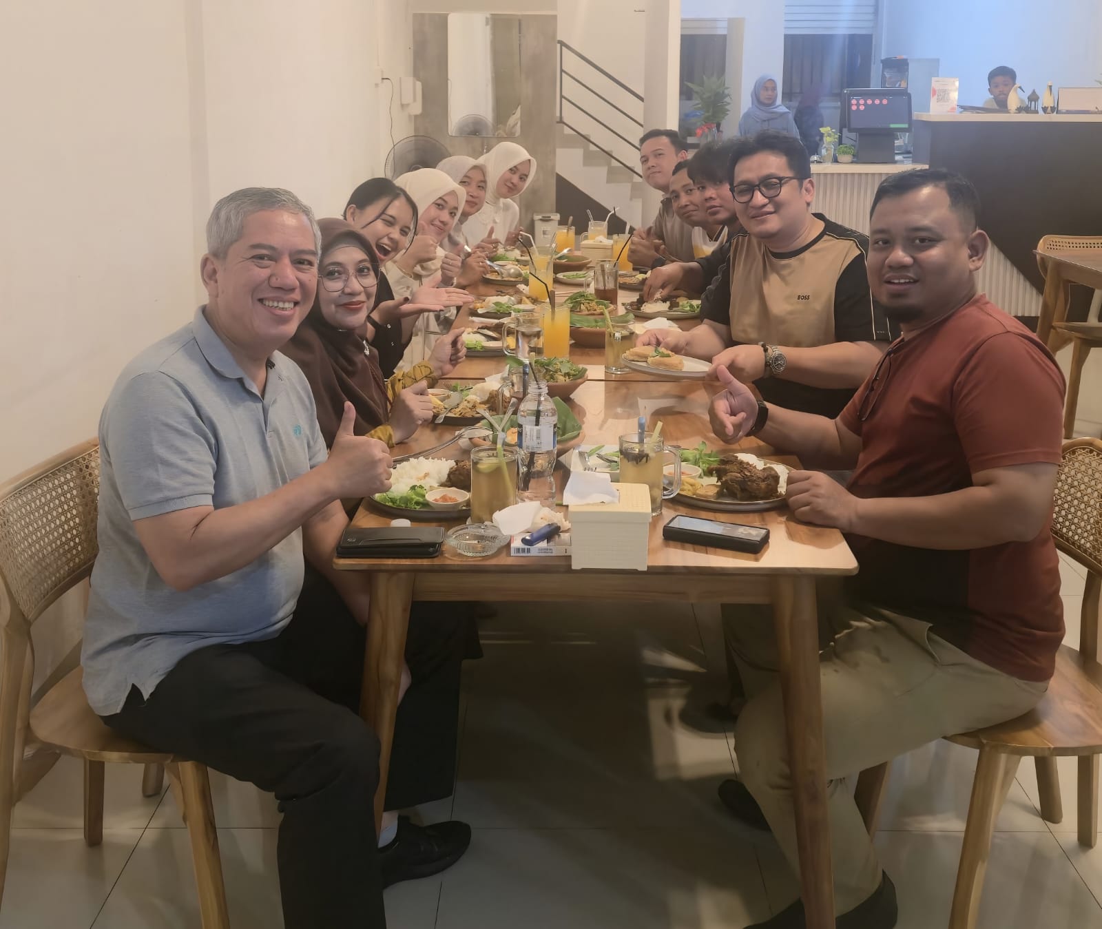 Cobain makanan di Rumah Makan Bebek Blondo Batam Bengkong | Foto : Zonamu/Ami