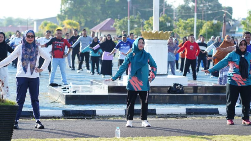 Senam Sehat bersama di halaman Kantor Bupati Lingga | Foto : Zonamu/Diskominfo Lingga