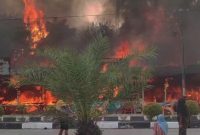 Kebocoran Gas Bakar Tiga Warung Joyoboyo Karimun | Foto : Zonamu/Bustomi